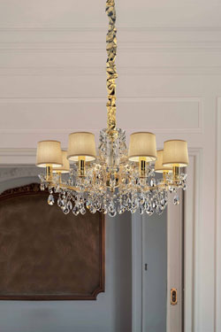 8-light gilded Venetian crystal chandelier. Masiero. 