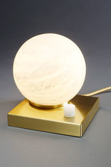 Moons lampe de table boule en marbre de Carrare. Matlight. 