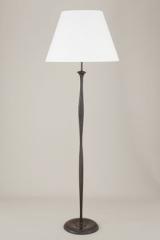 Dora classic floor lamp with patina bronze finish. Objet insolite. 