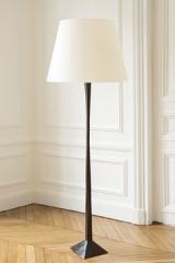 Inès contemporary black floor lamp in solid patinated bronze. Objet insolite. 