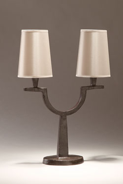 Lampe de table forme végétale en bronze massif noir Lys