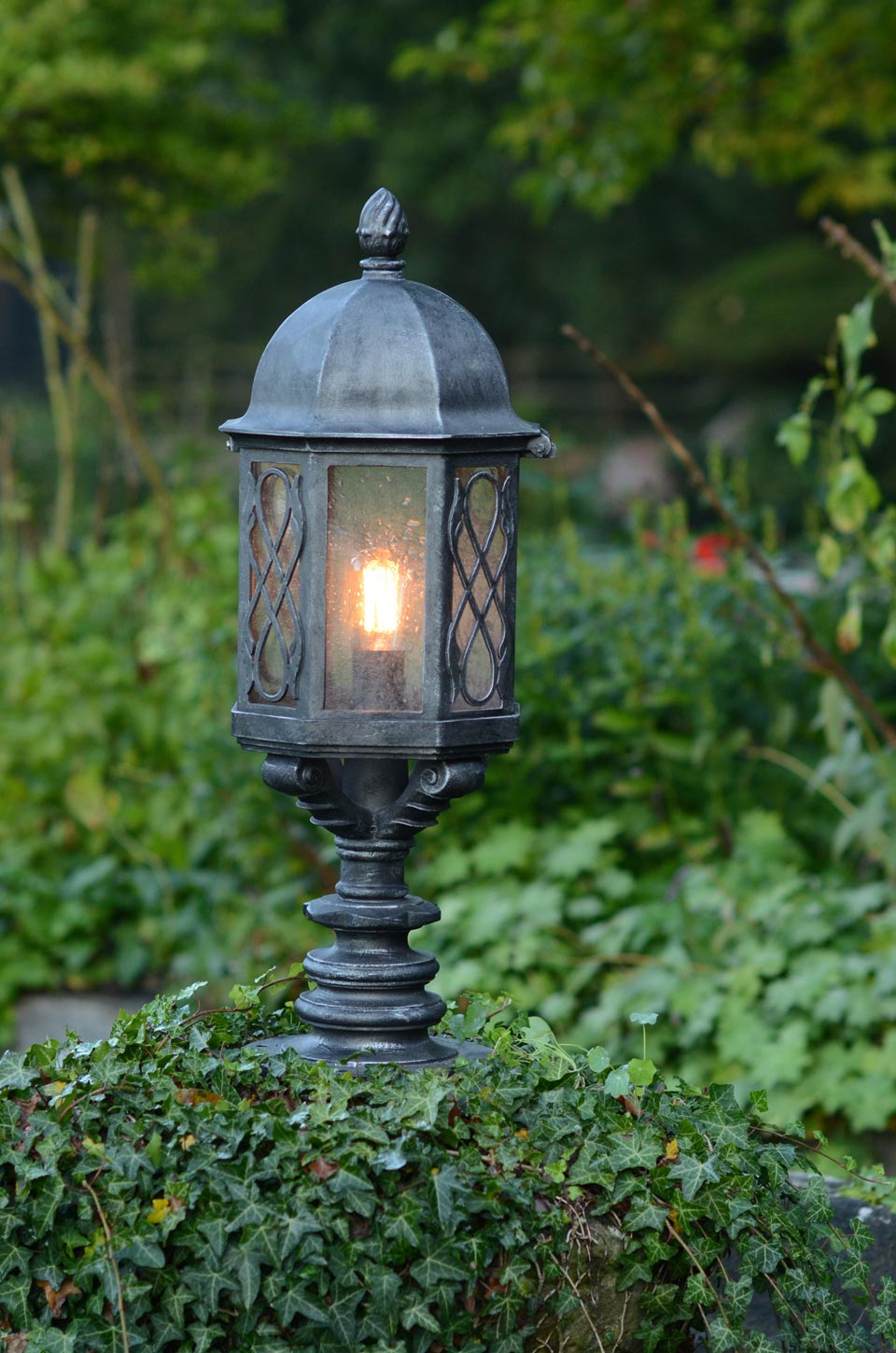 Lampe piédestal en fer forgé - Fabriqué par les forges Robers en Allemagne  - Réf. 15110412 - mobile