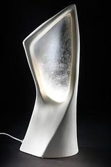 Linear lampe de table blanc et argent. Munari par Stylnove Ceramiche. 