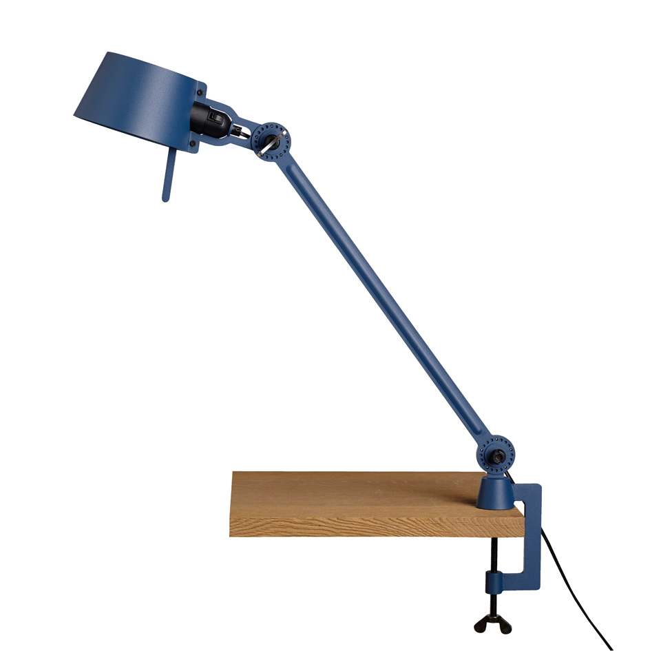 Lampe de bureau bleue en acier grainé à pince-étau Bolt Desk. Tonone. 