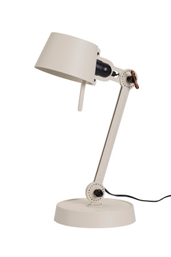 Petite lampe de bureau écru en métal aspect grainé Bolt Desk, sur socle. Tonone. 