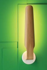 Swan oak wing wall lamp. TUNTO. 