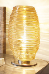 Grande lampe en verre de Murano filé ambre collection Damasco. Vistosi. 
