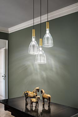 Scintilla pendant lamp glass and bright brass and LED lighting. Vistosi. 