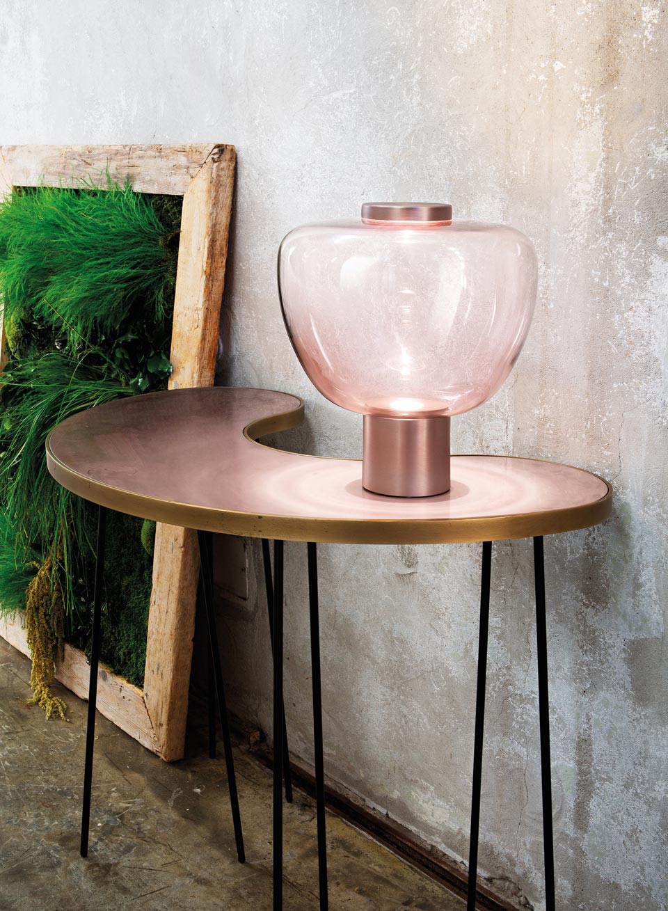 Riflesso table lamp amethyst glass. Vistosi.  Riflesso table lamp amethyst glass. Vistosi.