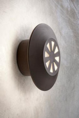 Small round outdoor wall light in patinated copper Pasdedeux 13cm - Exterior wall lights by Aldo Bernardi