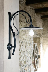 Grande applique en acier galvanisé et émail noir Valzer - Applique by Aldo Bernardi