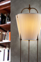 Lampadaire cône tronqué en soie beige patine marron foncé - Lampadaire by Aldo Bernardi