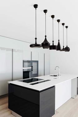 Illustri gold and shiny platinum ceramic pendant lamp