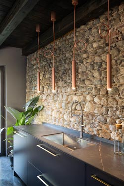 Tubo 28 hammered aluminium tube pendant