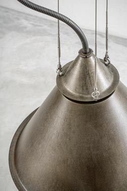 Petite suspension industrielle en cône d'acier Cala 60cm