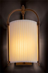 Round wall light in beige silk and dark patinated brass - Wall lights by Aldo Bernardi