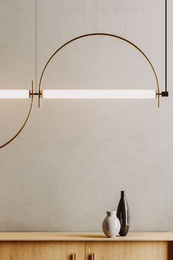 Arc suspension noire avec diffuseur tube et structure en arc