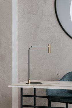 Lampe de bureau contemporaine noire et or Maho