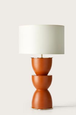 Lampe de table avec pied forme sablier en céramique Metric - Lampe de table by Aromas
