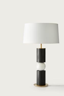 Lampe de table noire et blanche en bois et marbre Alda - Lampe de table by Aromas