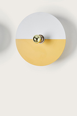 Yellow and white wall lamp Haban  - Wall lights by Aromas
