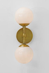 Applique double boule en verre et laiton antique Polaris - Salle de bains by Arteriors