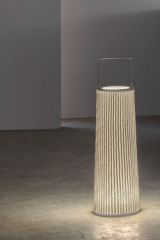Hipatia white portable outdoor table lamp - Cordless lamps by Arturo Alvarez