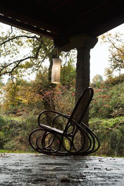 Small white pleated outdoor pendant lamp Gea