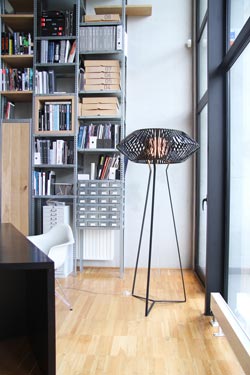 Black graphic floor lamp V
