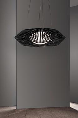 V grande suspension géométrique 105cm noire