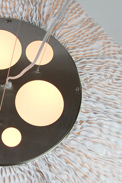 Grande suspension ronde et blanche Tati