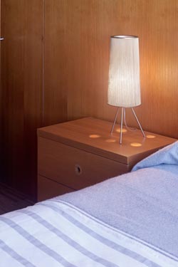 Lampe de table contemporaine blanche Ura