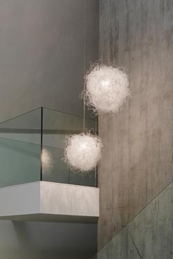 Pili white pendant in painted steel wire 40cm