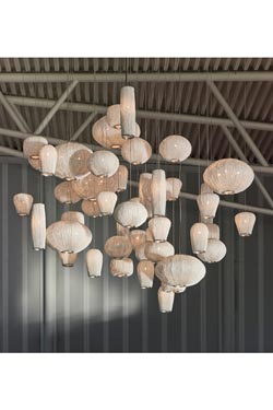 Suspension tissu blanc plissé et peint Coral 