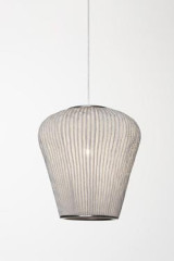 Suspension tissu blanc plissé et peint Coral  - Suspension by Arturo Alvarez