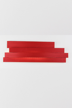 Long red wall lamp in pressed cellulose - Wall lights by Arturo Alvarez