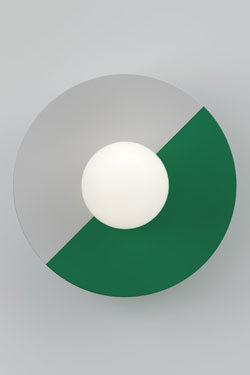 Applique murale bicolore nickel brossé et vert Disc - Applique by Atelier Areti