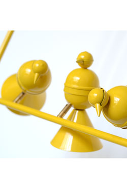 Yellow pendant 3 Alouettes on a branch