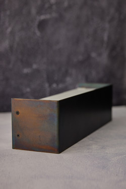 Applique rectangulaire en métal brut Linear