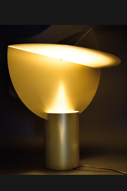 Grande lampe de table Design finition dorée Ala