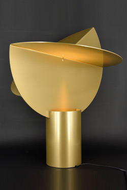 Grande lampe de table Design finition dorée Ala