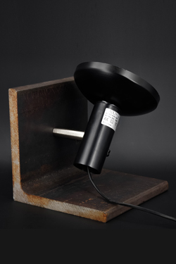Lampe de table avec spot orientable en acier massif Iron Beam