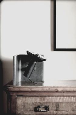 Table lamp with adjustable spotlight in solid steel Iron Beam