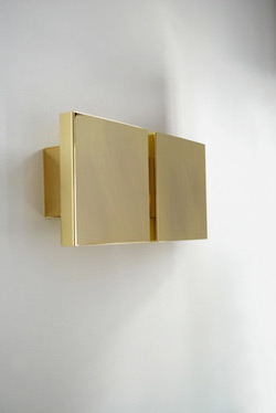 Square gold wall light small model - Wall lights by AXIS71