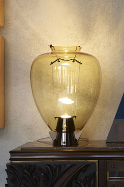 Veronese lampe de table en cristal ambré forme vase