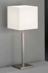 Lampe carrée métal nickelé mat et abat-jour en chintz blanc - Lampe de table by Baulmann Leuchten