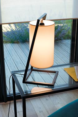 Lampe de table en bronze patiné L74