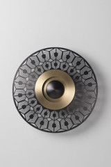 Applique EARTH-TURTLE petit modèle en laiton satiné et graphite  - Applique by CVL Luminaires
