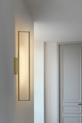 Applique LINK 725 rectangulaire en laiton satiné, éclairage LED  - Eclairage tableau by CVL Luminaires