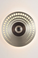 Atmos pop grande applique contemporaine argentée - Applique by CVL Luminaires